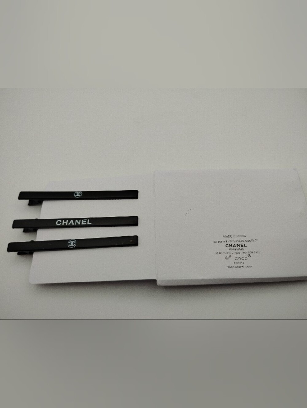 Chanel Black Logo Hair Clips - Set of 3 Brand New - Picture 4 of 7
